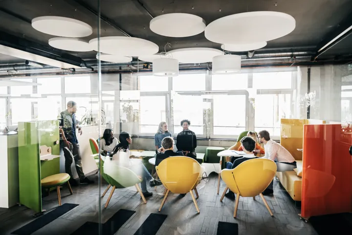How do you select a Retool agency or Retool Developers?